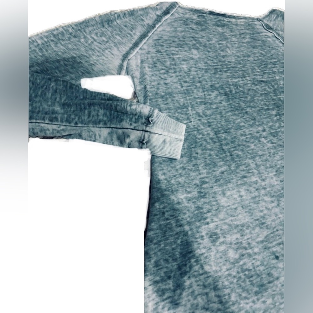 Burnt Out / Distressed Pullover.  Small - Picture 9 of 13